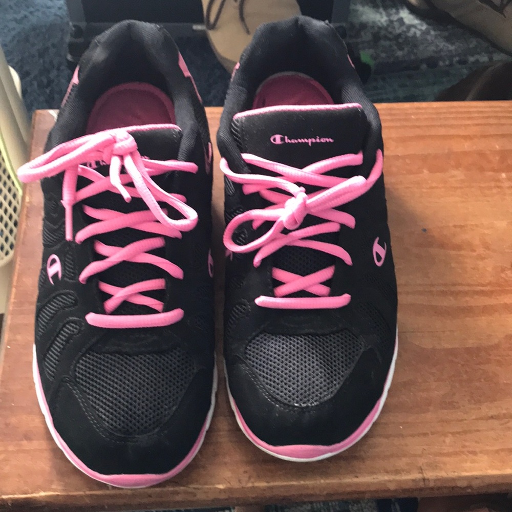 Black and pink workout shoe